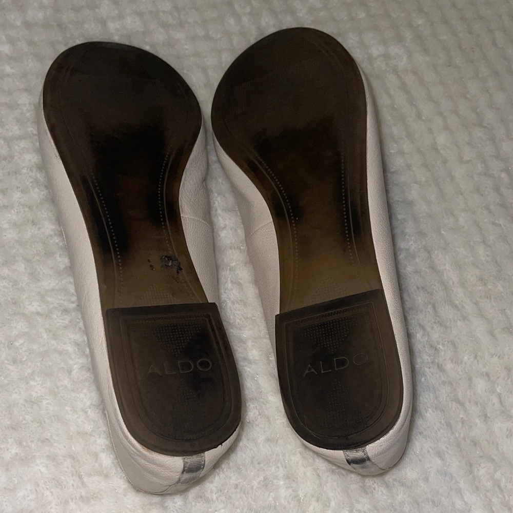 Aldo Women's Elegant Cream Flats - Picture 5 of 5